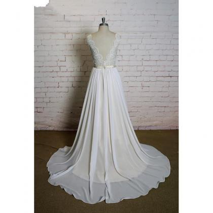 Scalloped Neckline Long Country Bridal Dresses..