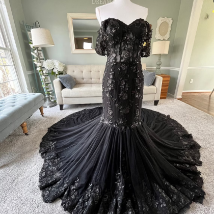 Off Shoulder Black Mermaid Wedding Dress With..
