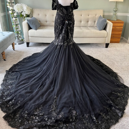 Off Shoulder Black Mermaid Wedding Dress With..