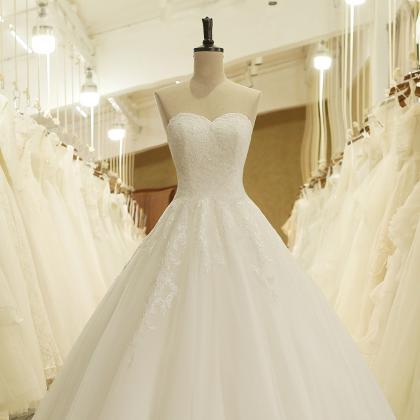 Sweetheart Neck Ball Gown Lace Wedding Dress