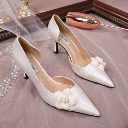 Point Toe White Women Heels Shoes With 3d Flowers..