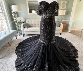 Charming Black Off-The-Shoulder Mermaid Sequin Wedding Dresses Sheath Long With Flower main image 1