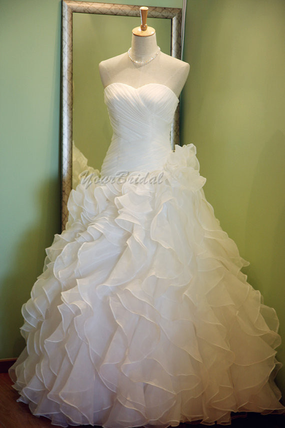 Custom Size Made Sweetheart Ruffled Fluffy Ball Gown Wedding Dress Bridal Dress Wedding Gown