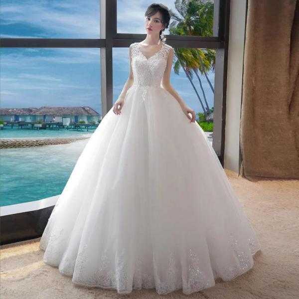 Elegant V-Neck Lace Bodice Tulle Bridal Gown