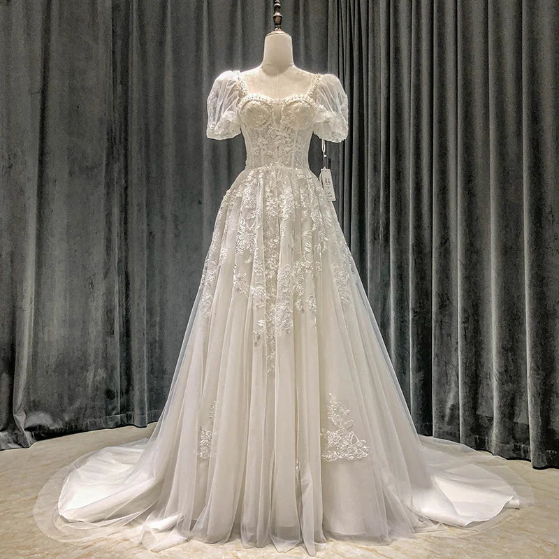 Vintage Lace Bridal Gown With Puff Sleeves on Luulla