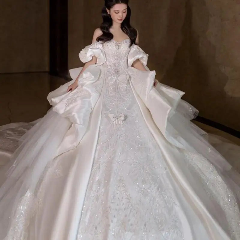 Luxurious Bridal Gown With Lace And Train on Luulla
